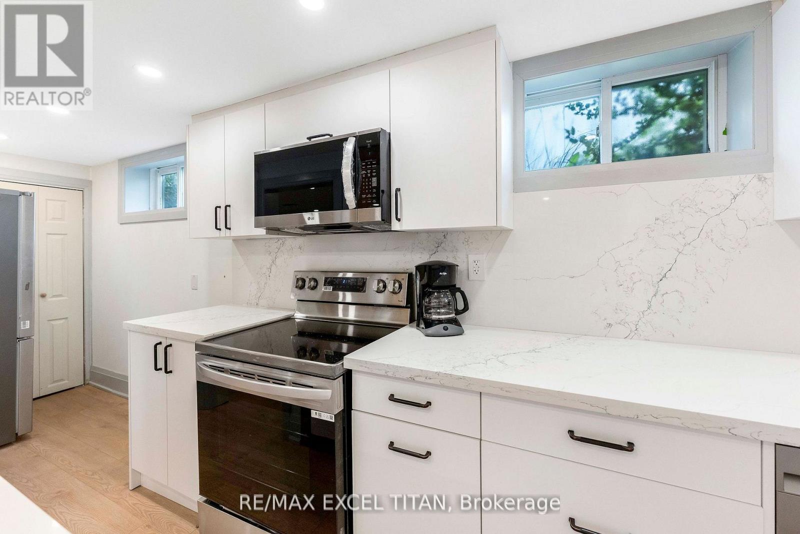 66 MARION CRESCENT - 20