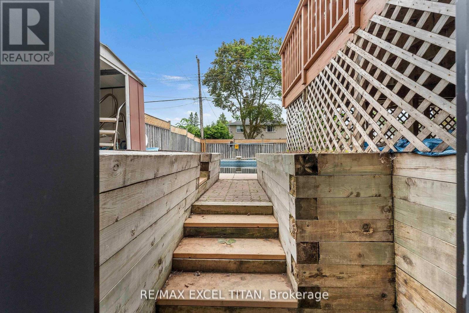 66 MARION CRESCENT - 23