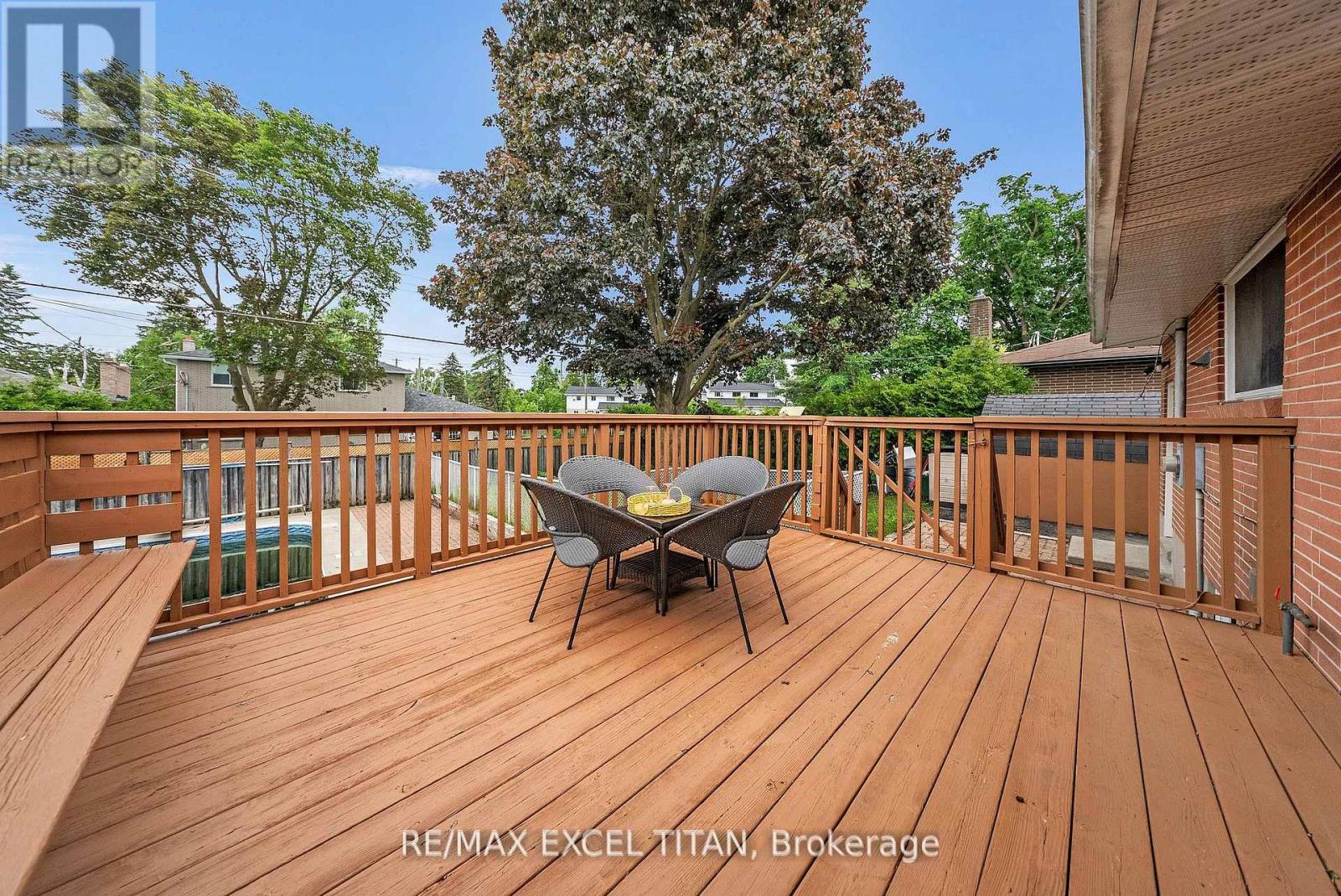 66 MARION CRESCENT - 26