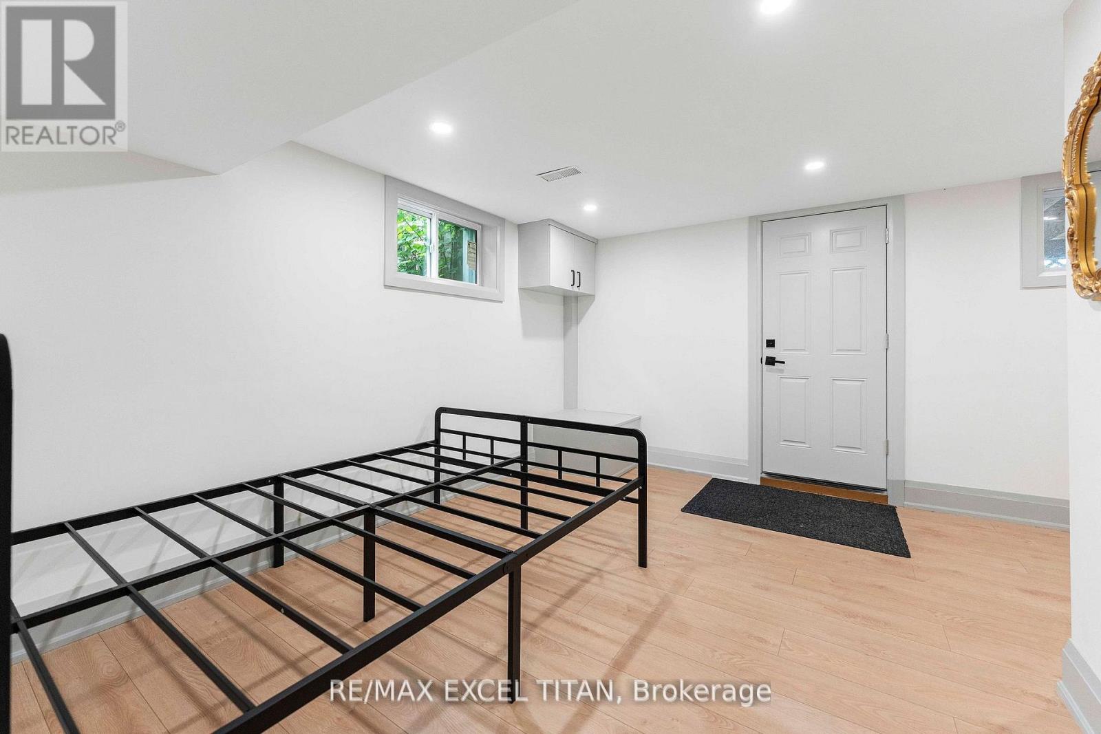 66 MARION CRESCENT - 27