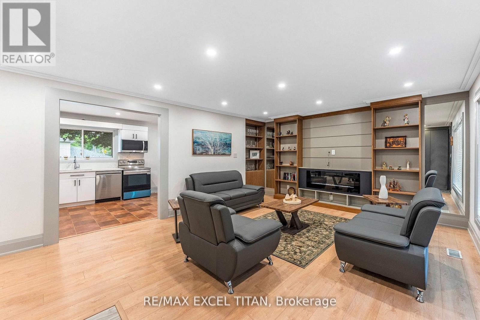 66 MARION CRESCENT - 6