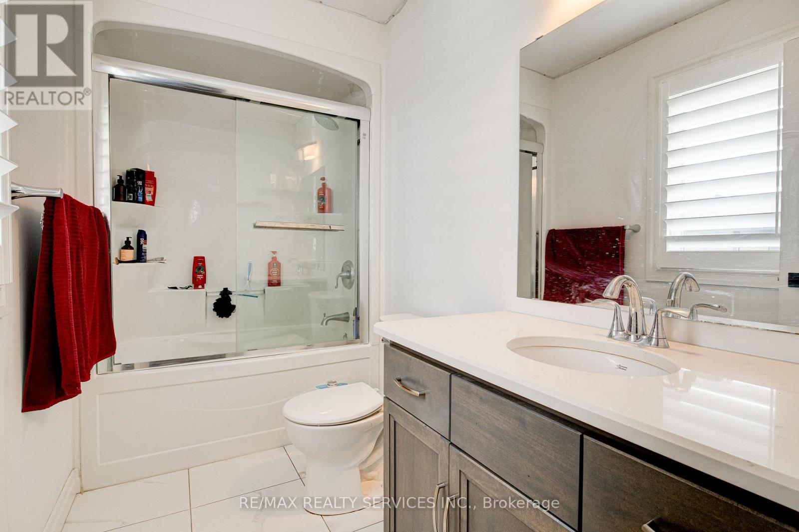 240 TAMARACK BLVD BOULEVARD - 18