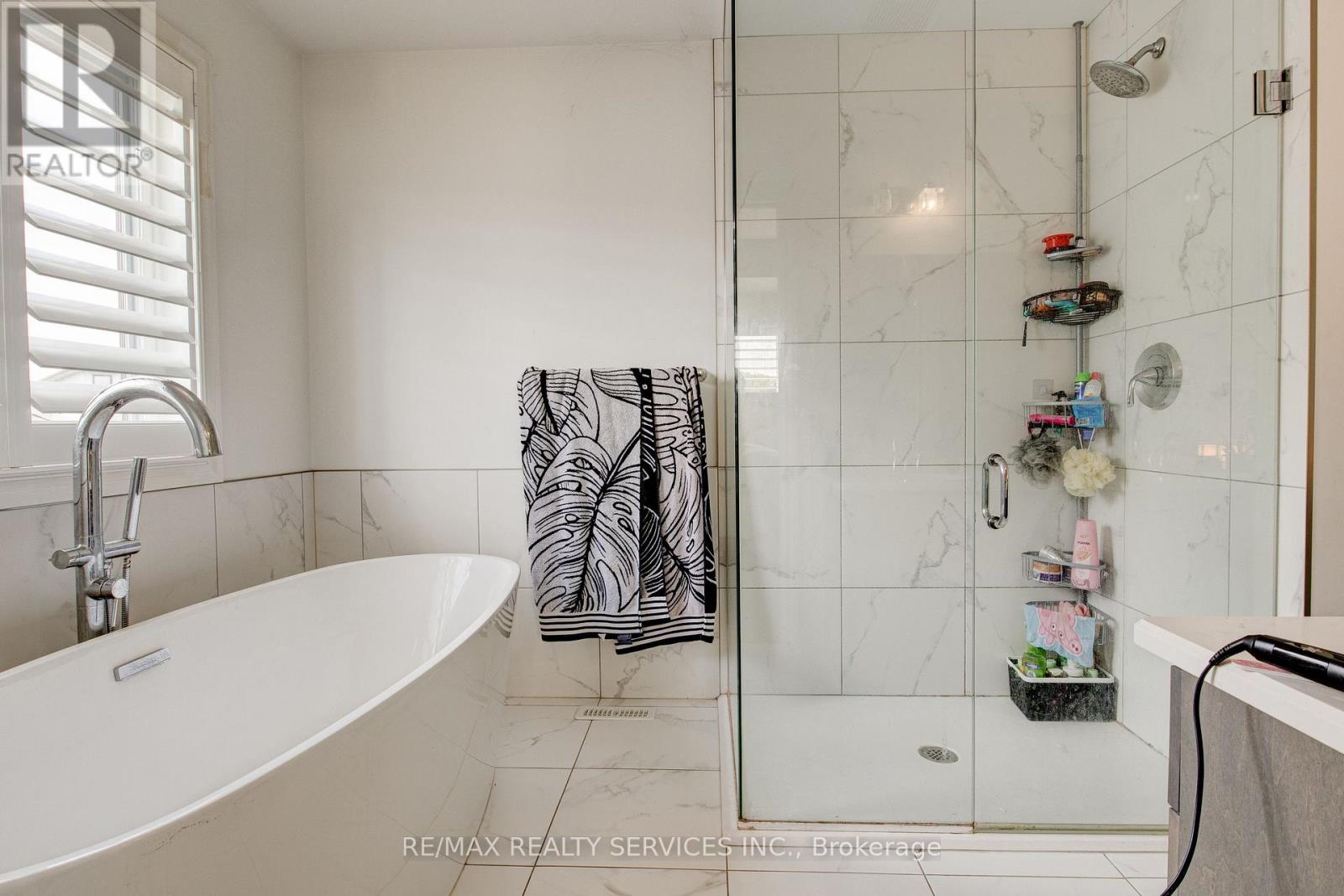 240 TAMARACK BLVD BOULEVARD - 30