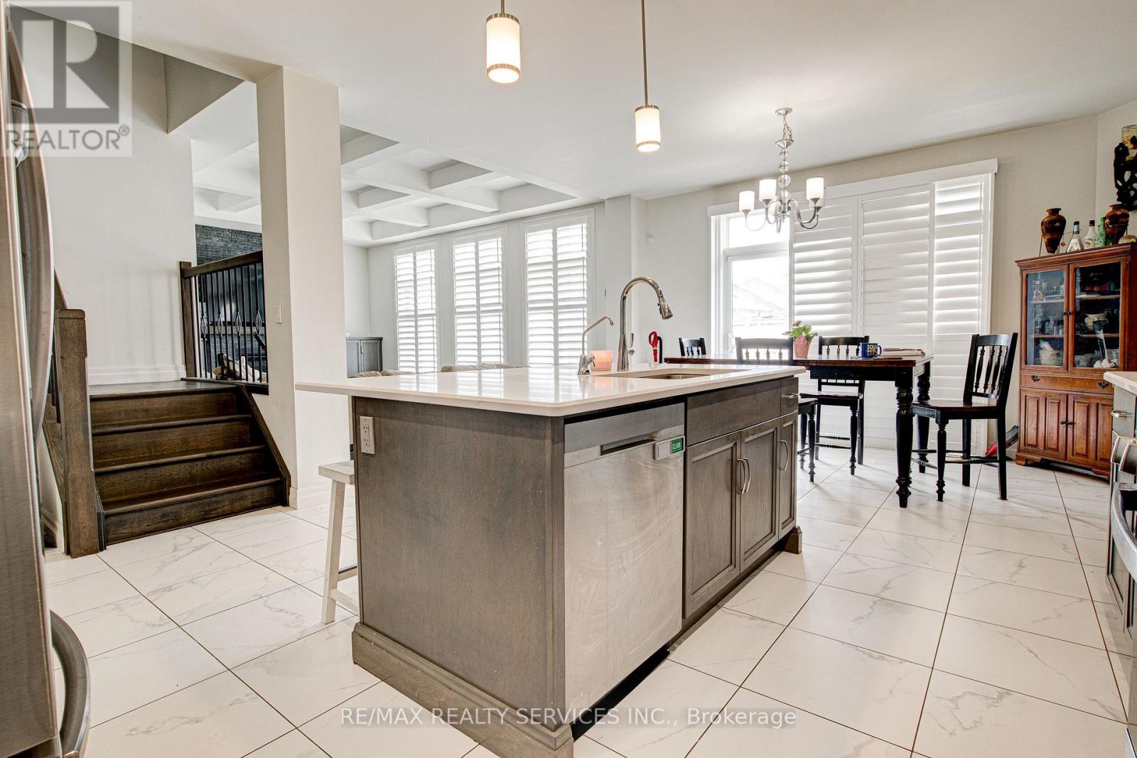 240 TAMARACK BLVD BOULEVARD - 14