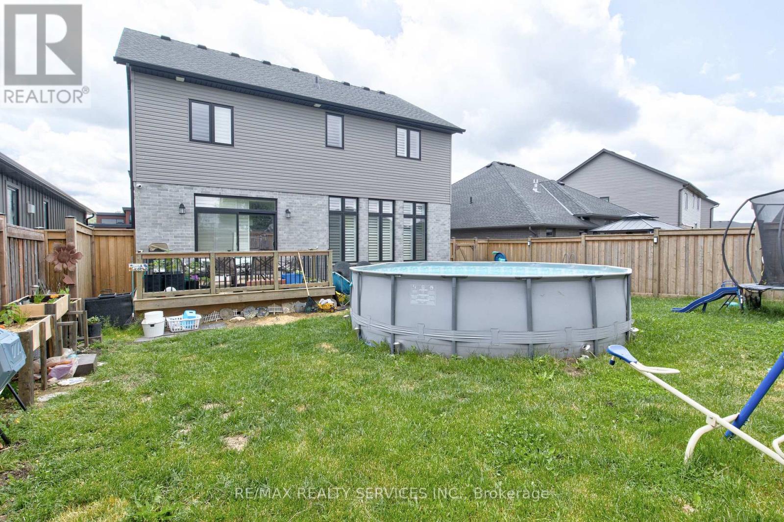 240 TAMARACK BLVD BOULEVARD - 34