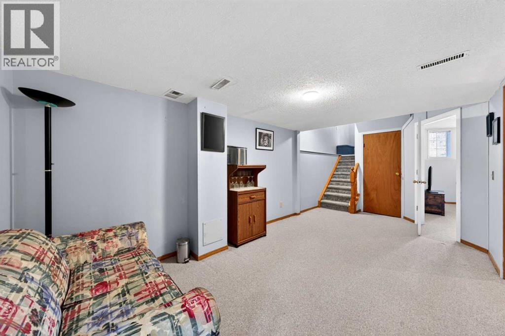 31 Martinridge Grove NE — photo 39
