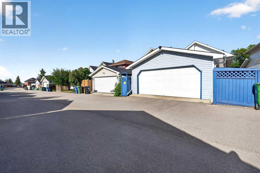31 Martinridge Grove NE — photo 48