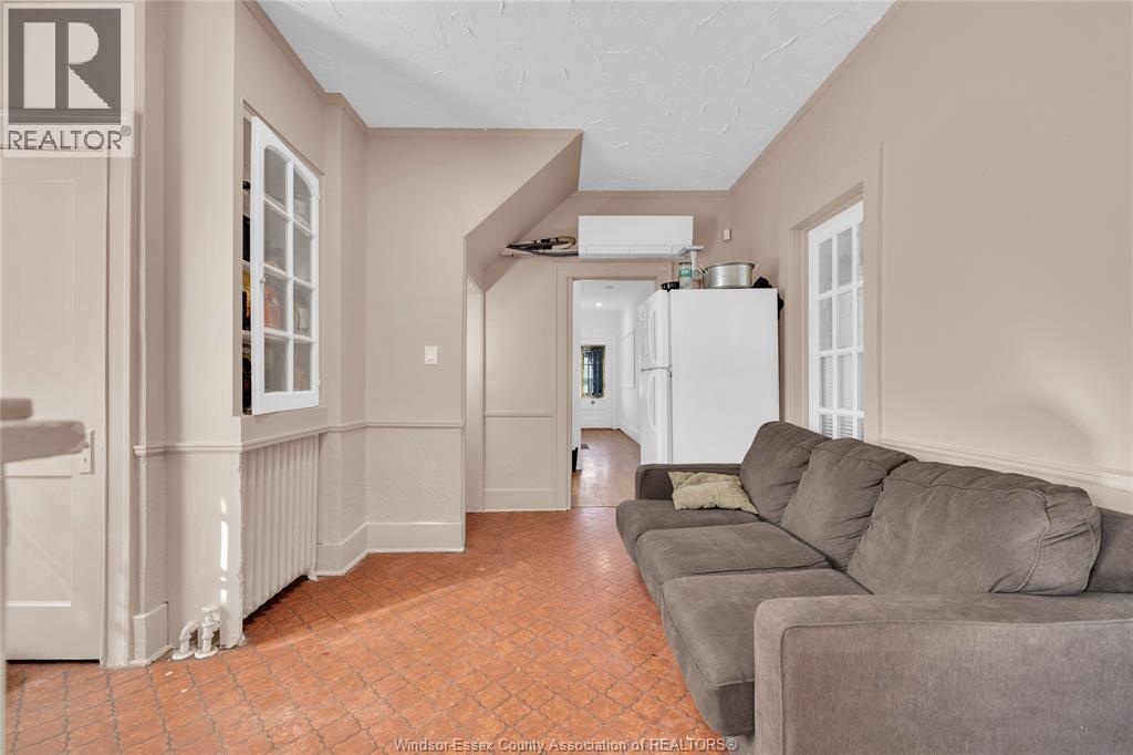 530-532 CAMPBELL AVENUE - 6