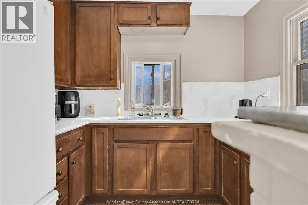 530-532 CAMPBELL AVENUE - 4