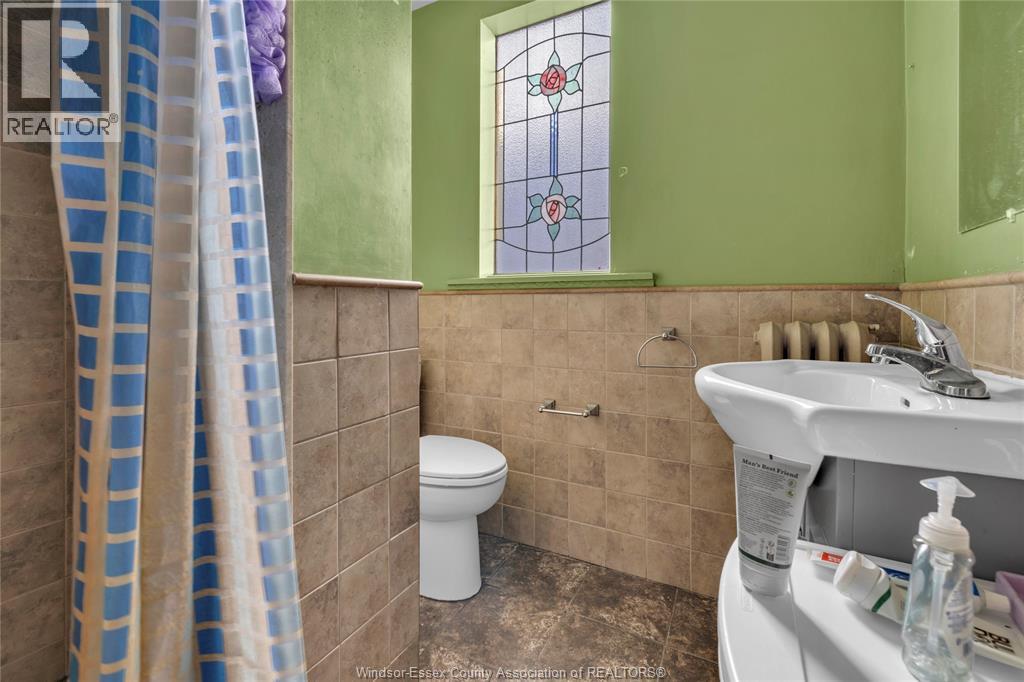 530-532 CAMPBELL AVENUE - 11