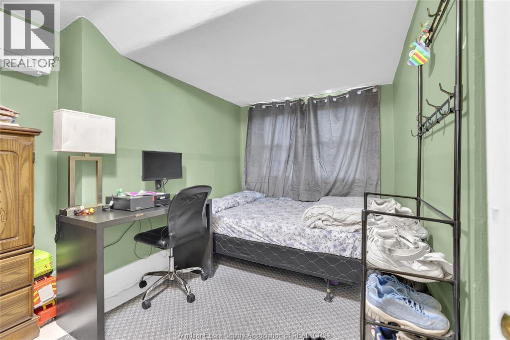 530-532 CAMPBELL AVENUE - 28