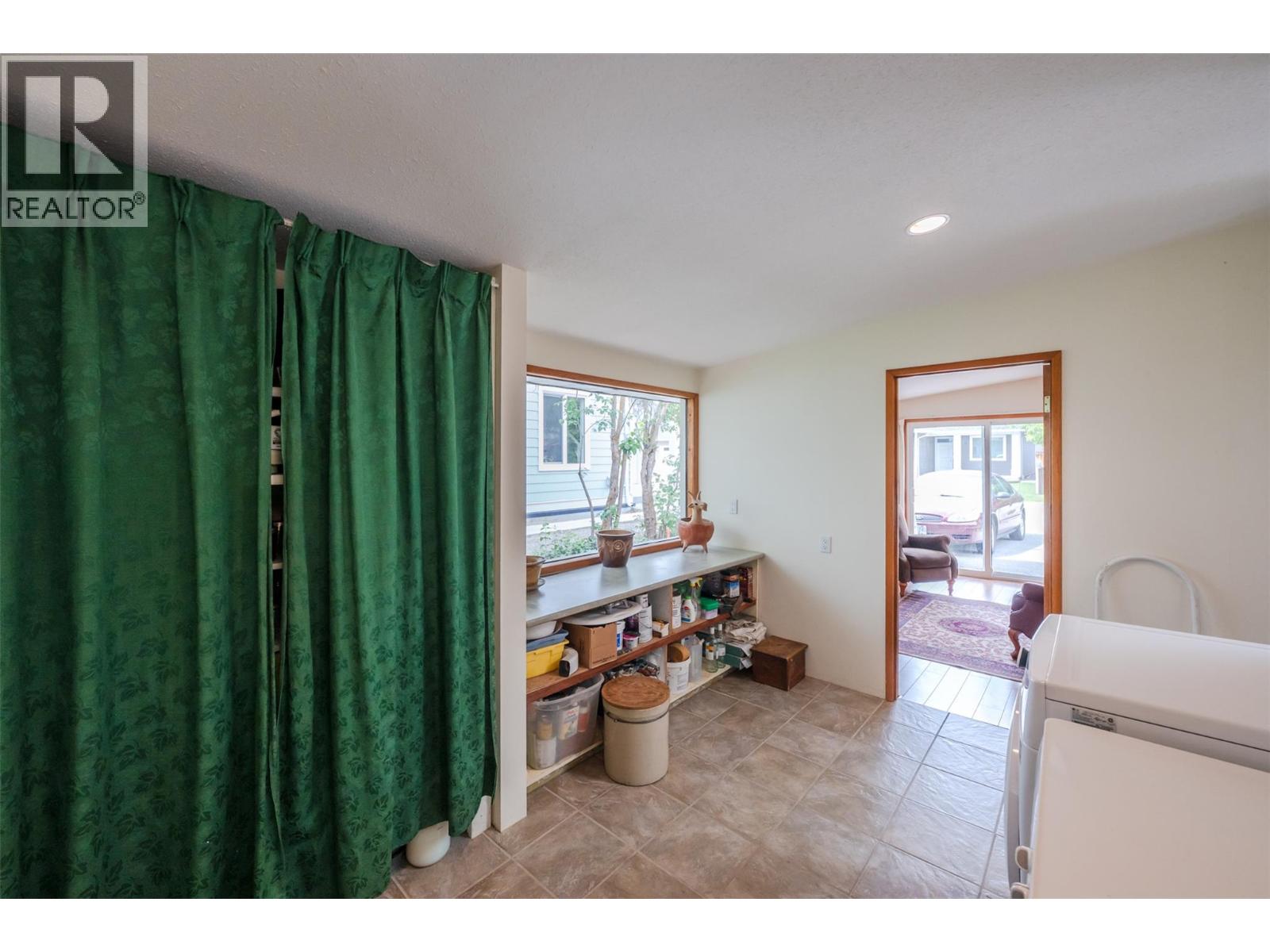 11819 Grant Avenue - 28