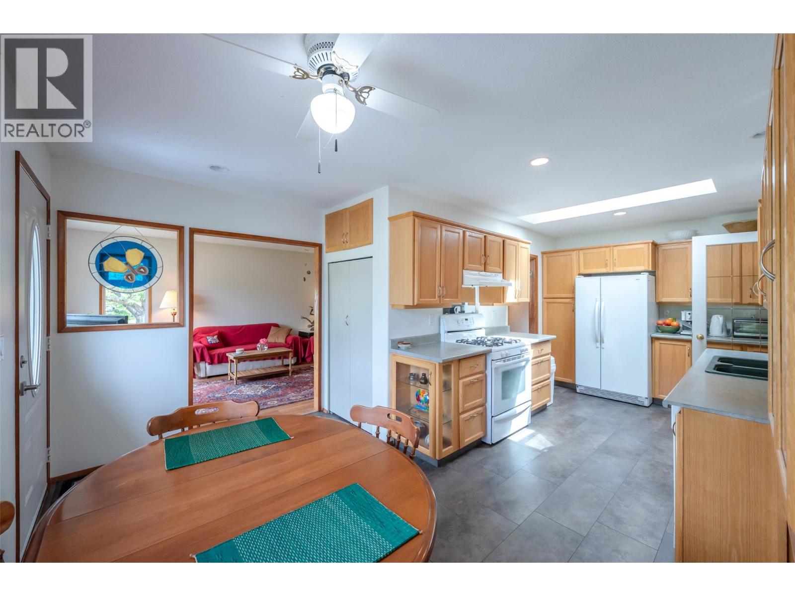 11819 Grant Avenue - 10