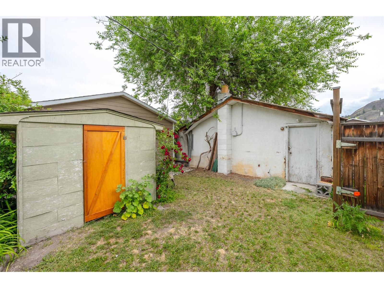 11819 Grant Avenue - 45