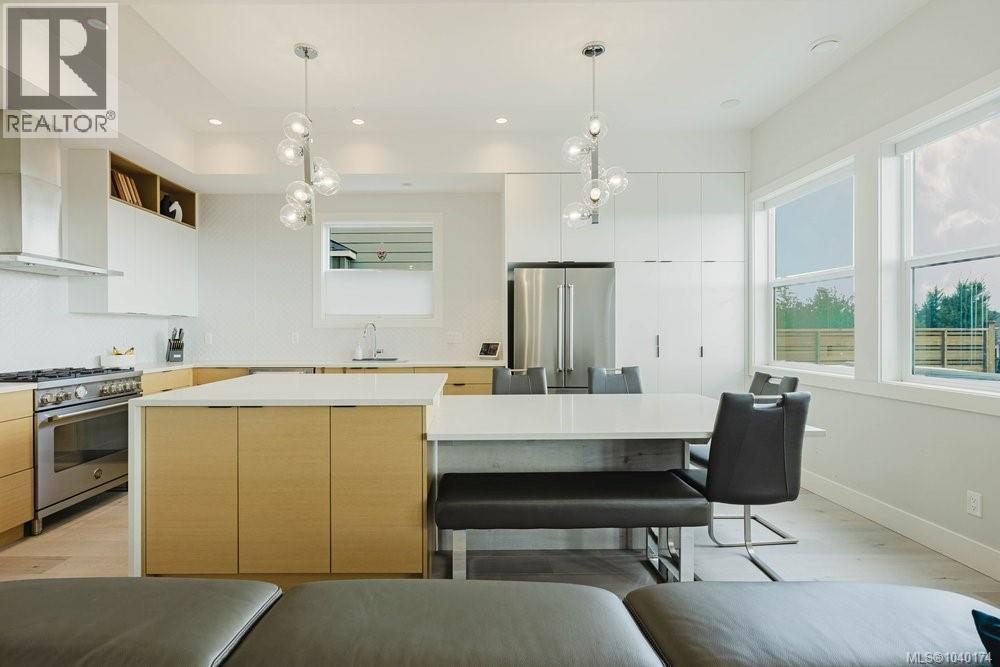  2399 Azurite Crescent, Langford