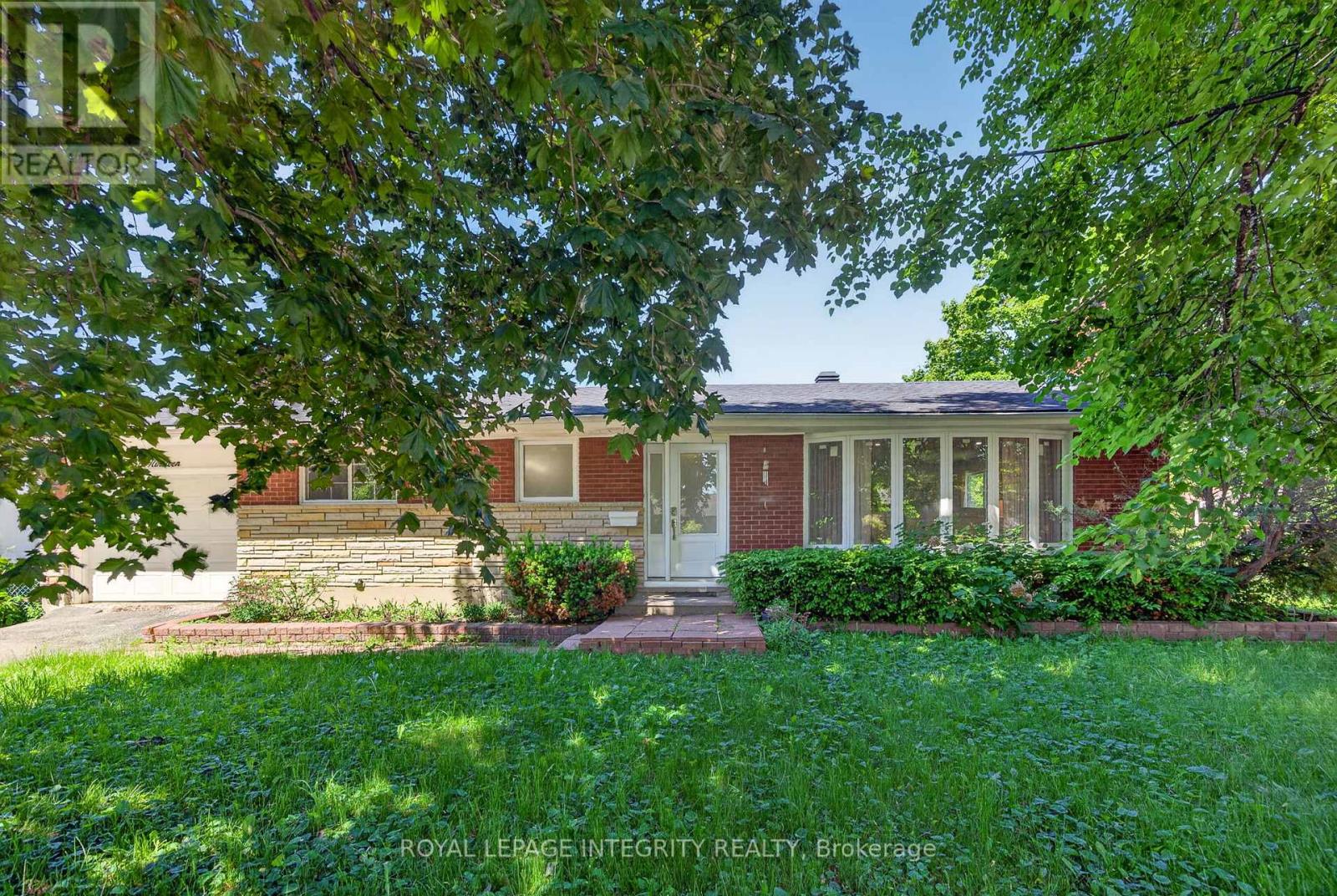 619 BLANCHARD CRESCENT - 1
