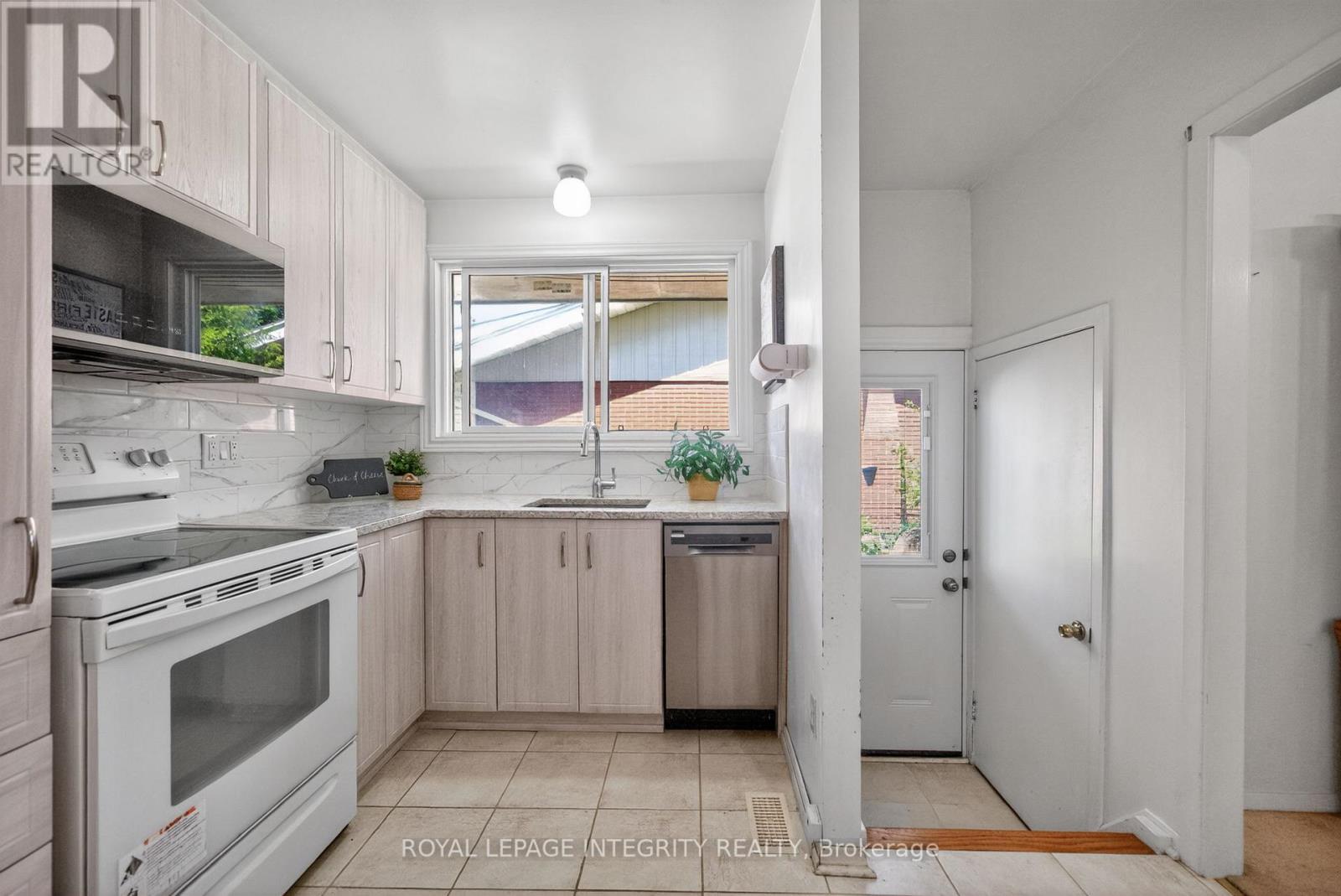 619 BLANCHARD CRESCENT - 13