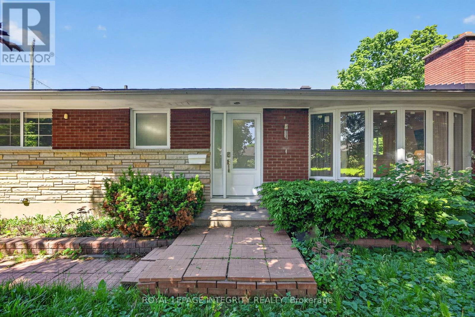 619 BLANCHARD CRESCENT - 2