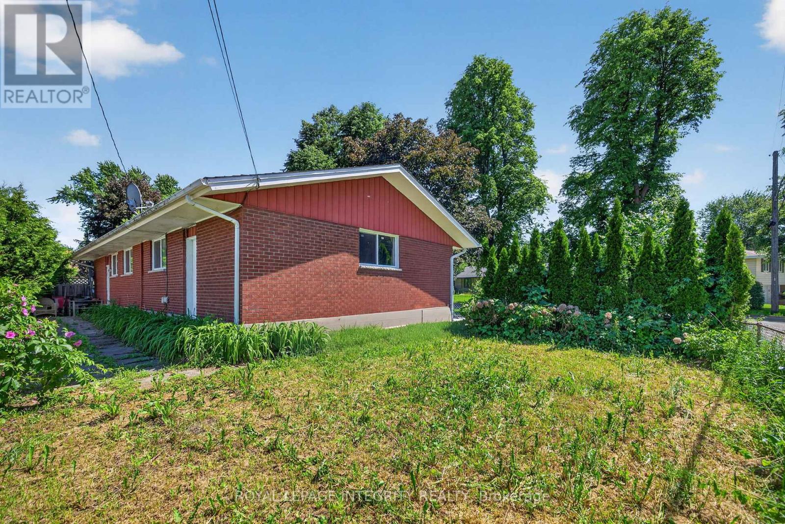 619 BLANCHARD CRESCENT - 34