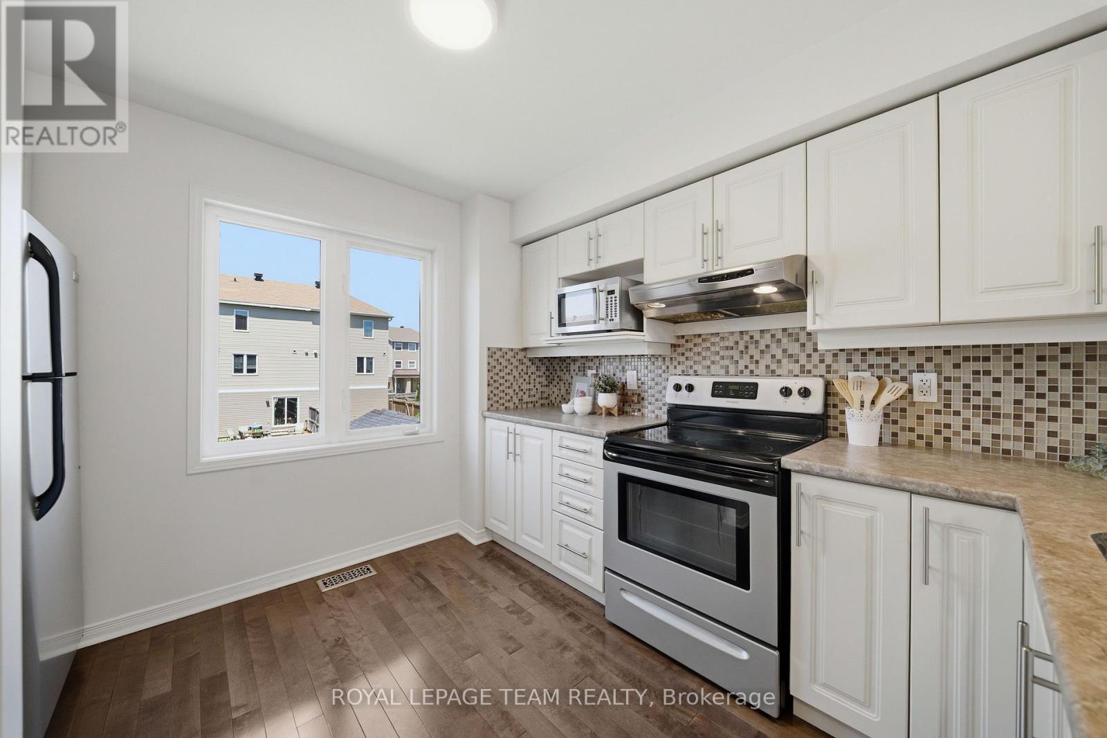 2 Bed, 3 Bath House for Sale in Ottawa – 441 SADAR PRIVATE, Ottawa – MLS# X13433210 - Image 9