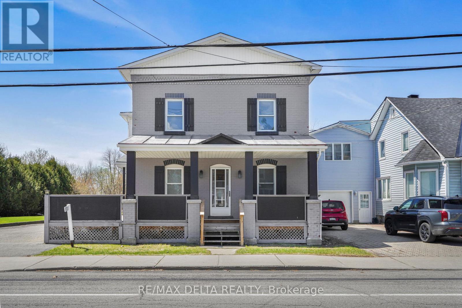 3668 CHAMPLAIN STREET - 1
