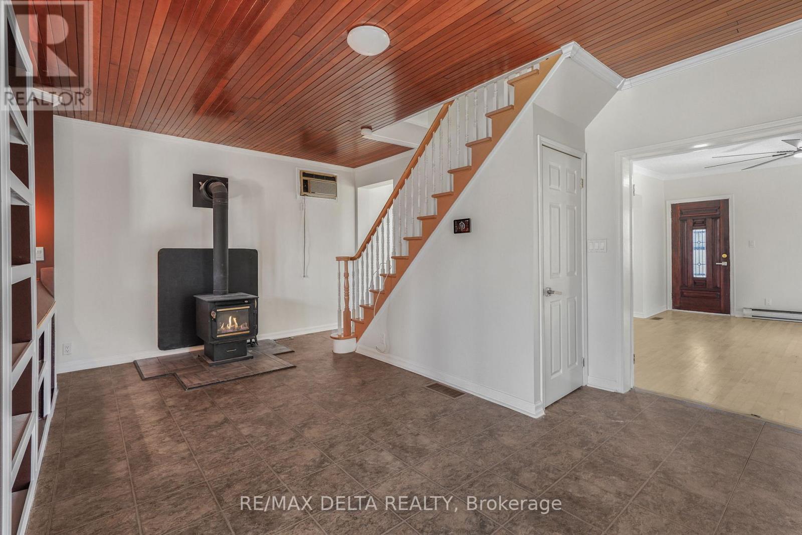 3668 CHAMPLAIN STREET - 14