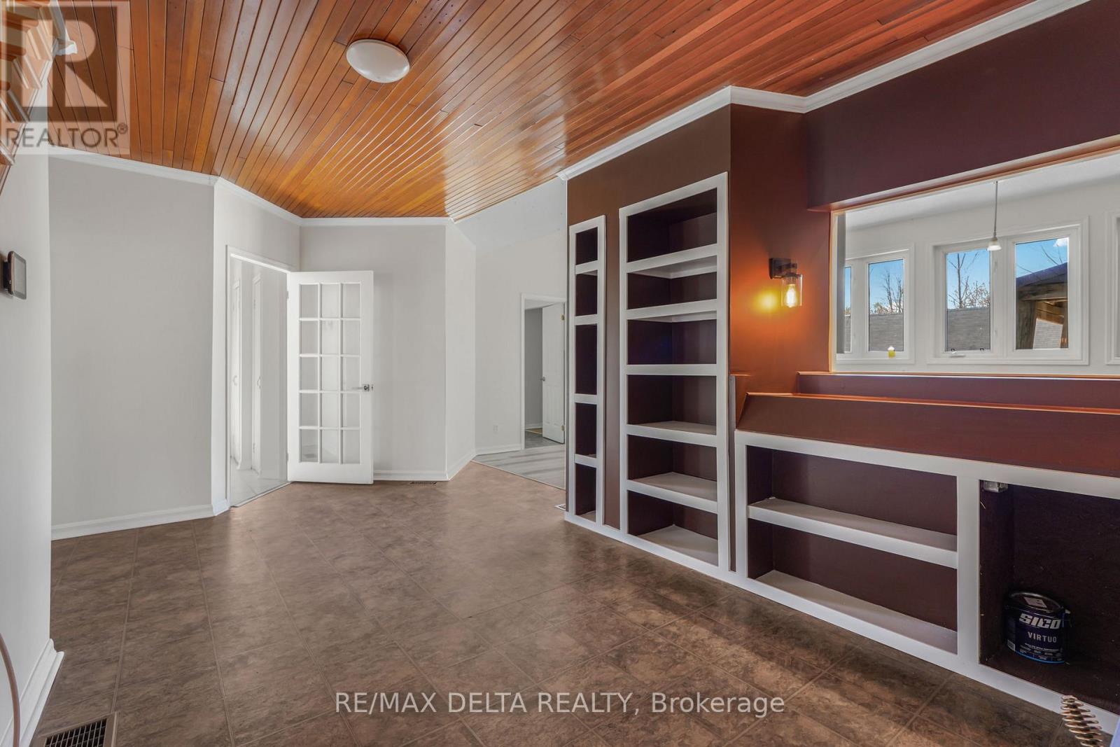 3668 CHAMPLAIN STREET - 15