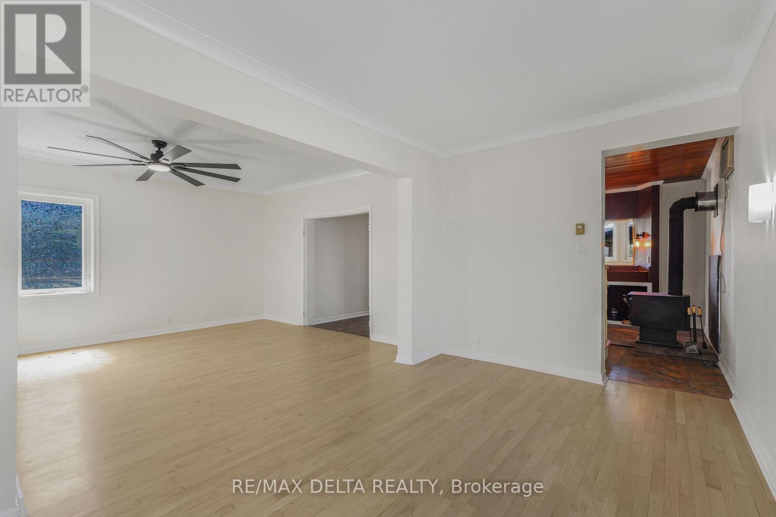 3668 CHAMPLAIN STREET - 17