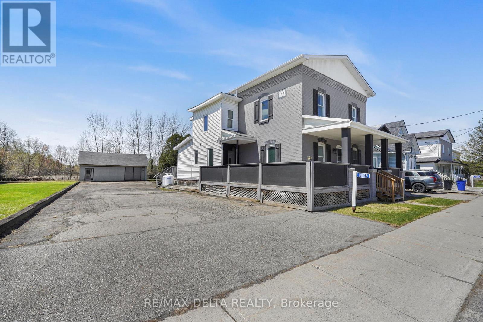 3668 CHAMPLAIN STREET - 2