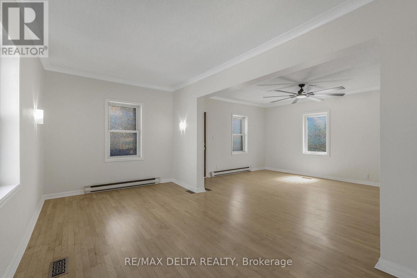 3668 CHAMPLAIN STREET - 20