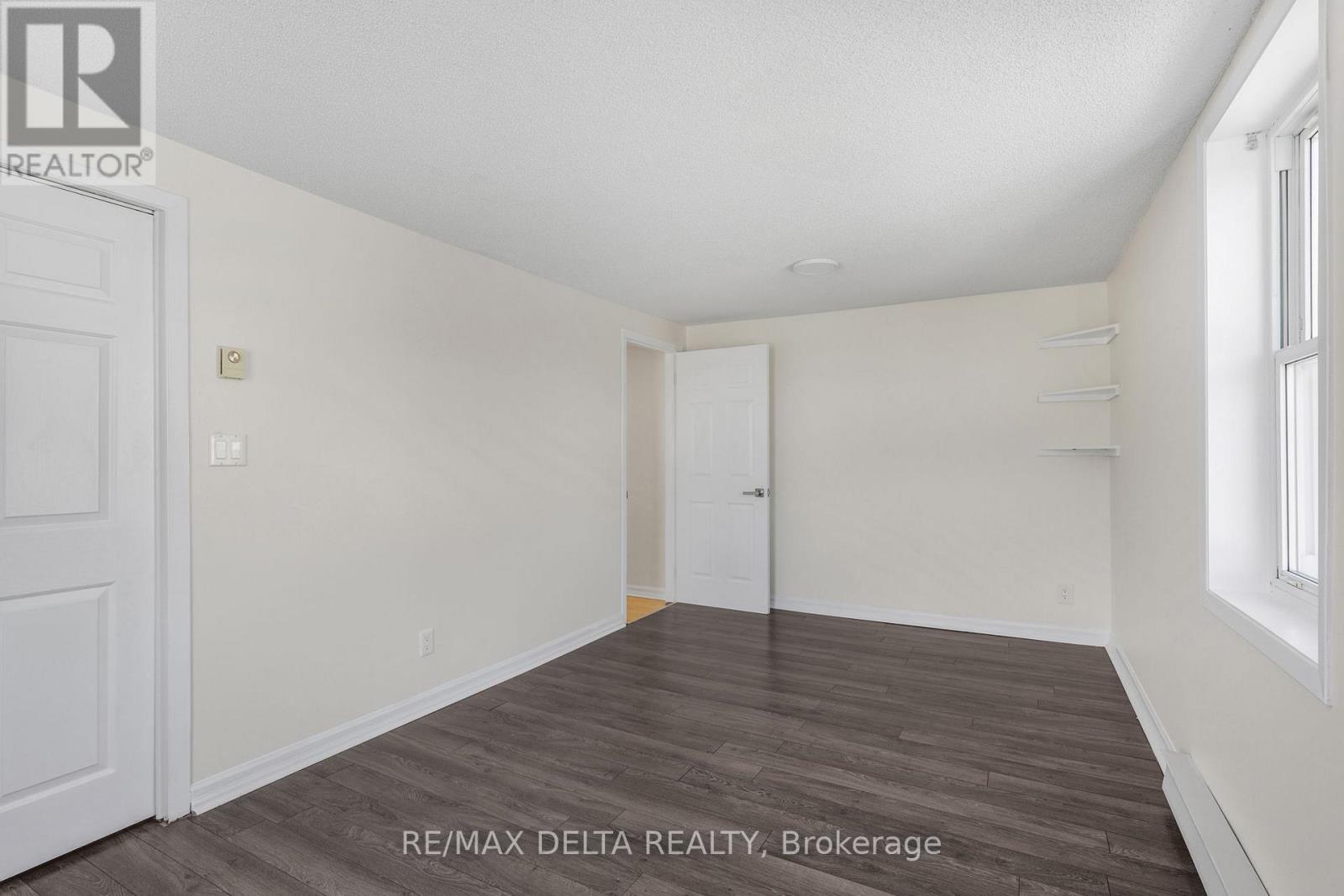 3668 CHAMPLAIN STREET - 21