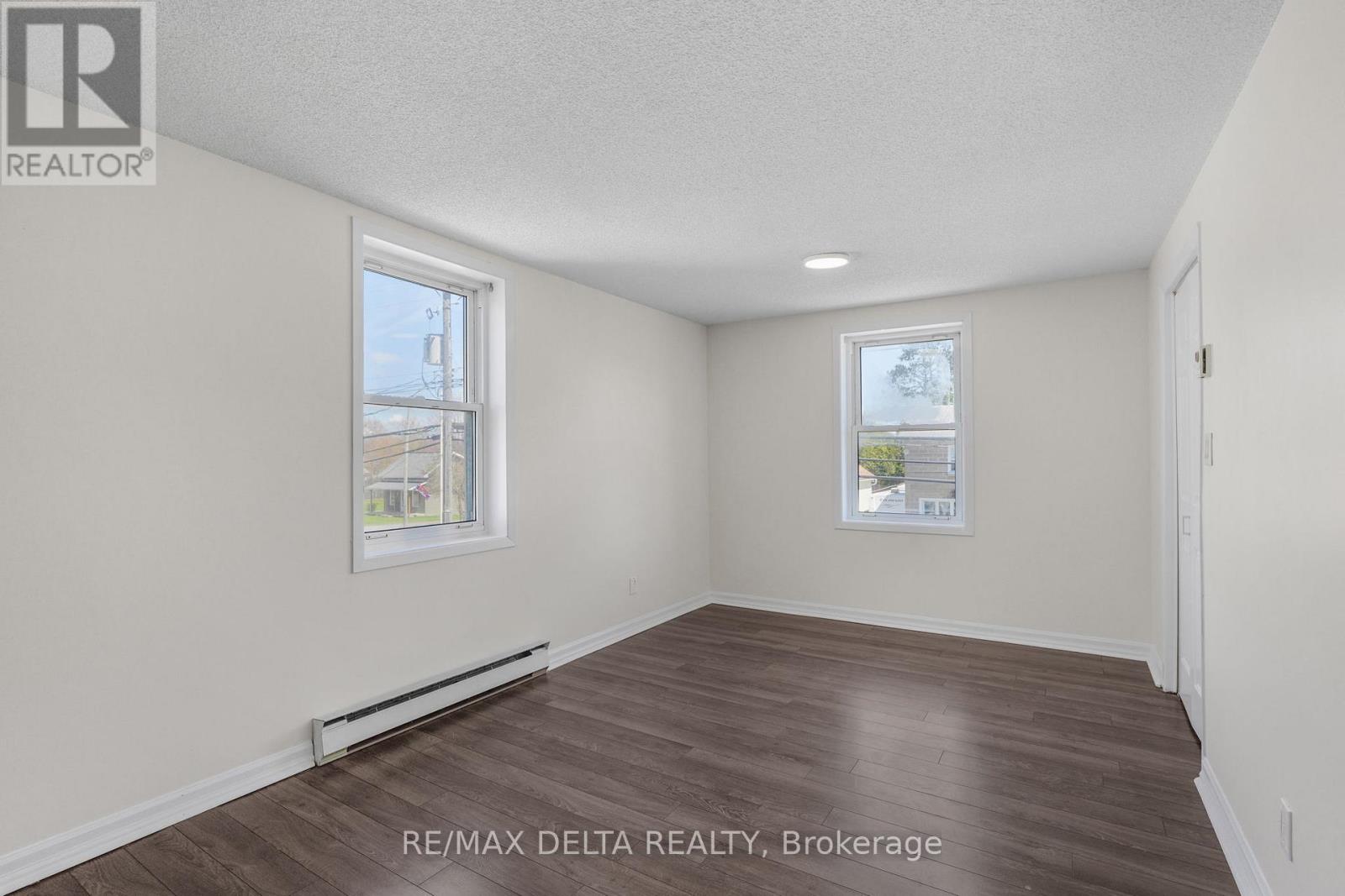 3668 CHAMPLAIN STREET - 22