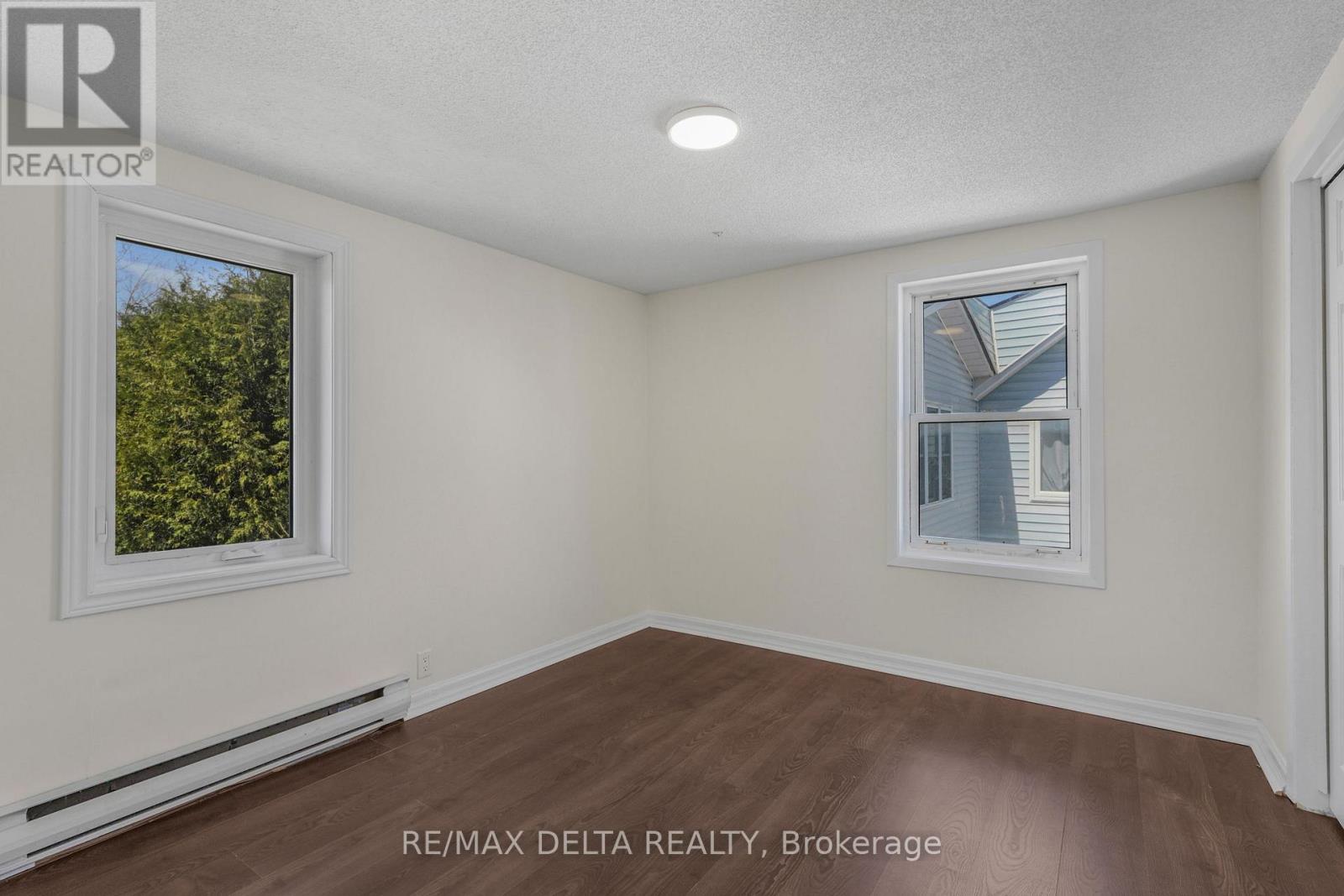 3668 CHAMPLAIN STREET - 25