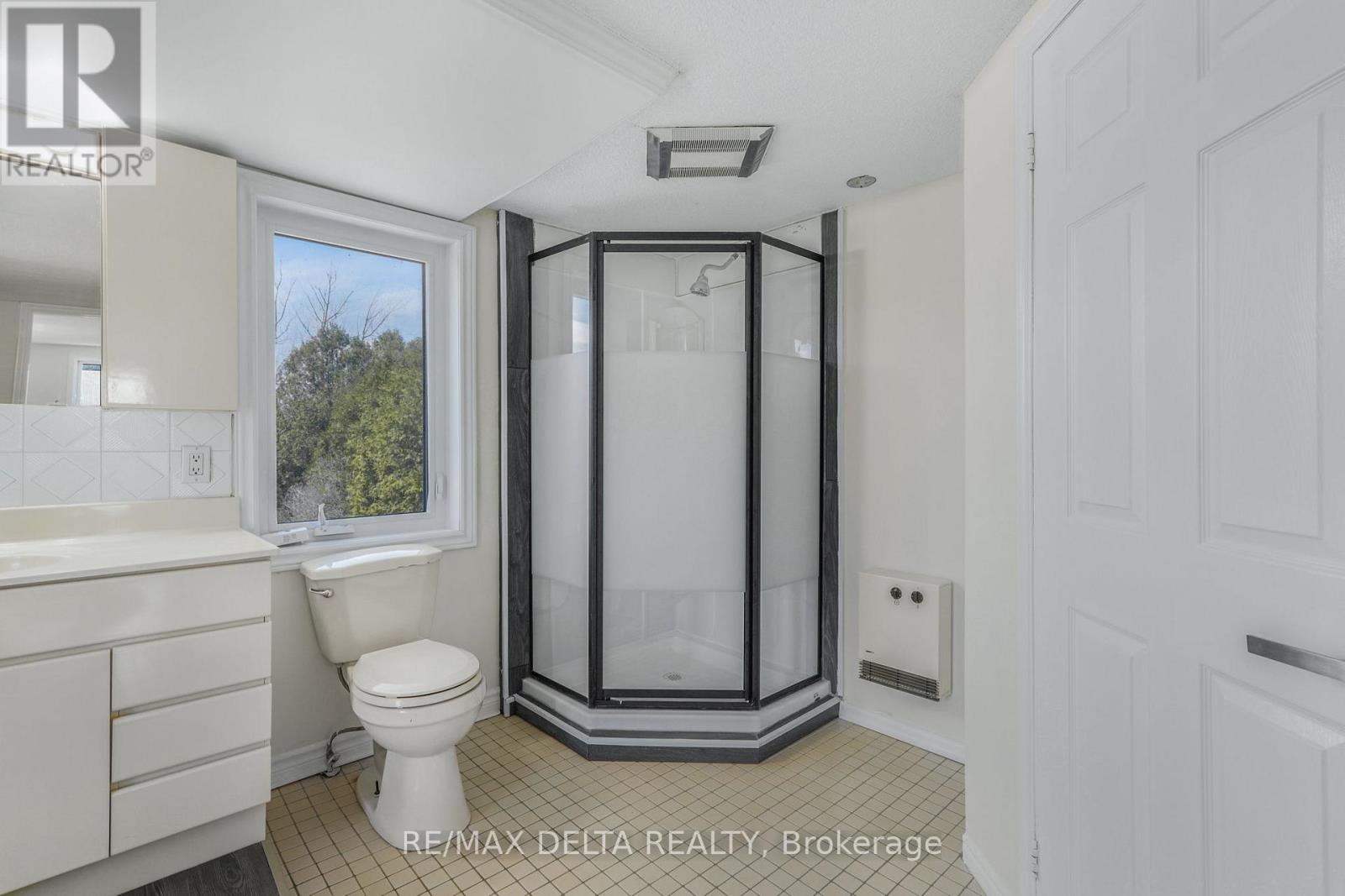 3668 CHAMPLAIN STREET - 27