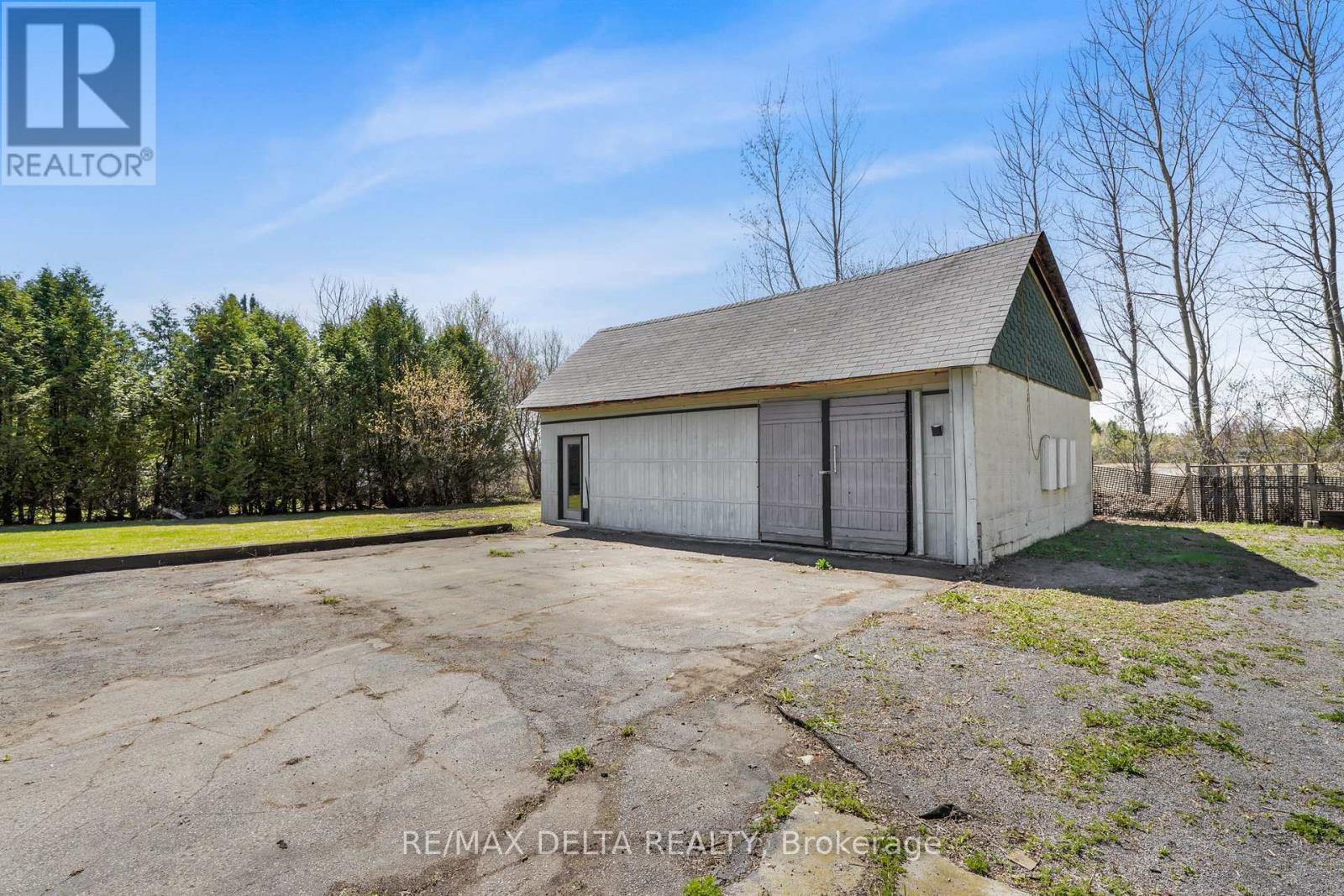 3668 CHAMPLAIN STREET - 7