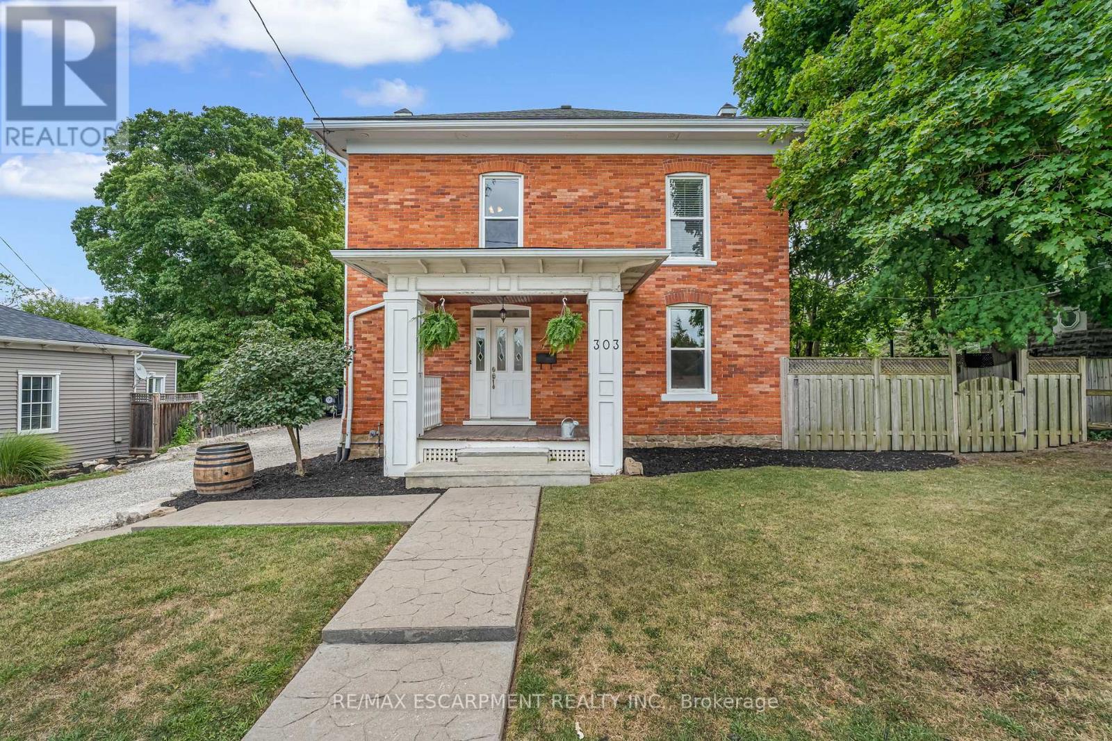 303 CANBOROUGH STREET - 2