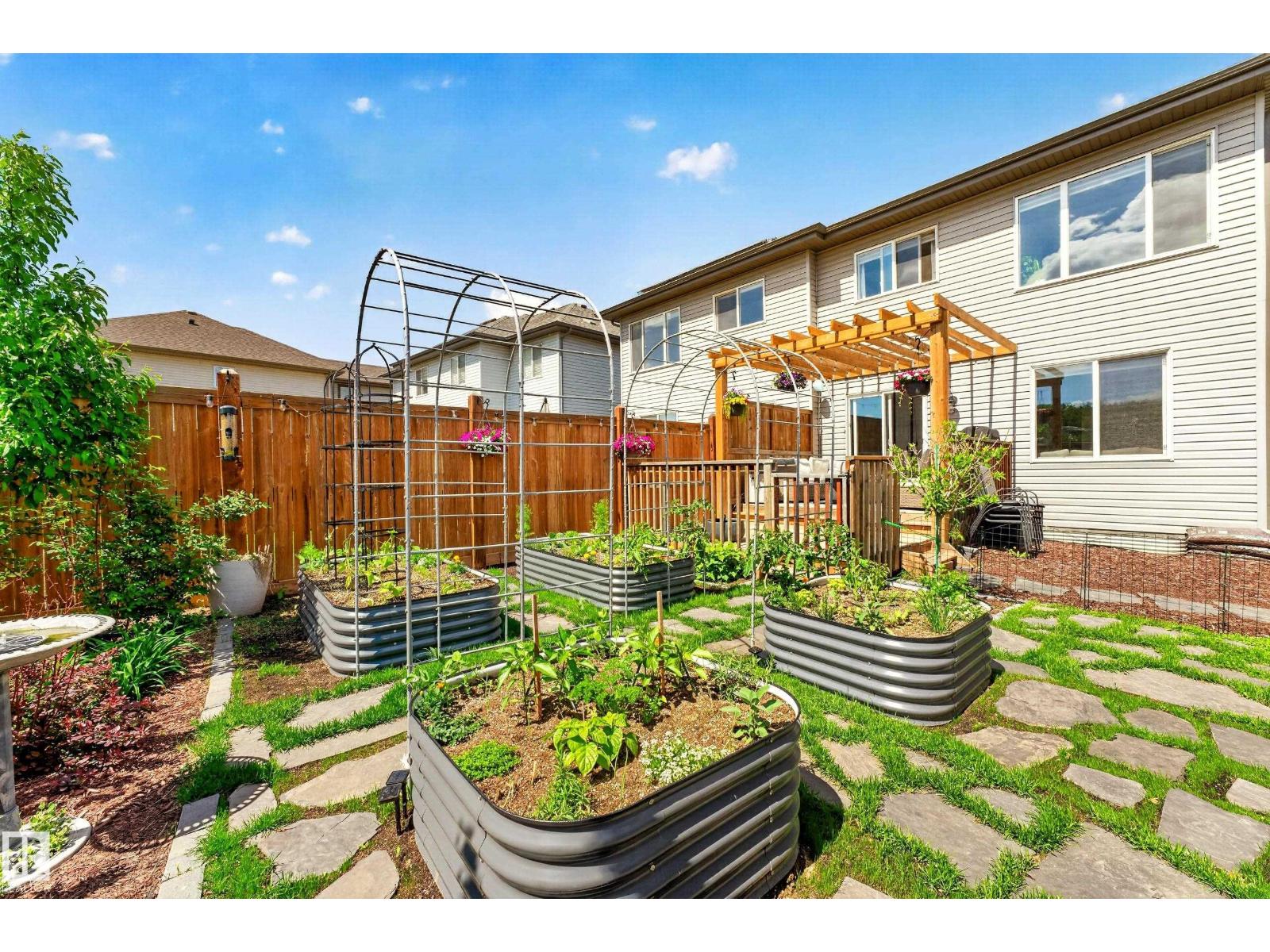 20507 128 AV NW — photo 20