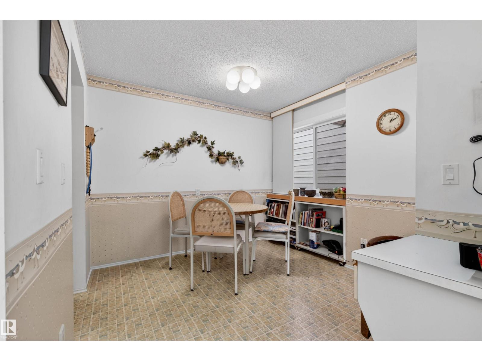 2705 124 ST NW - 16