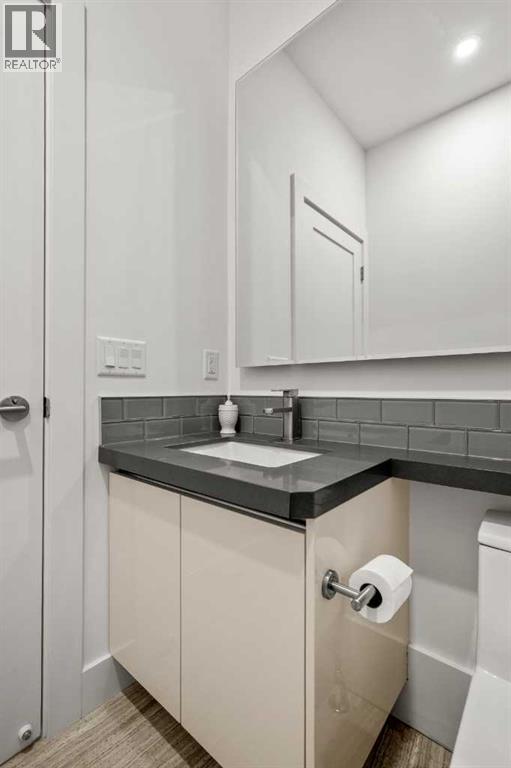 2412 28 Avenue SW - 19