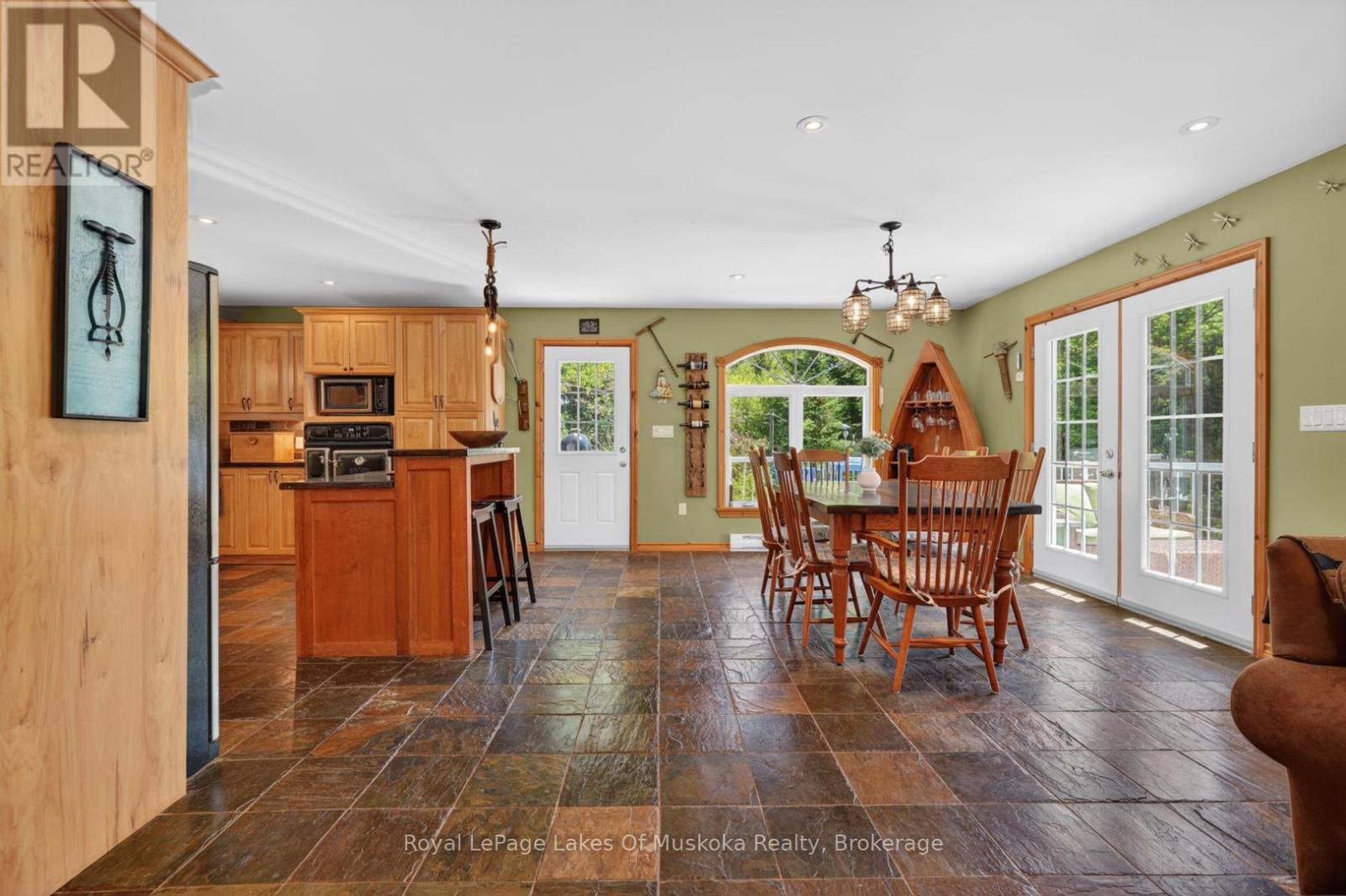 206 MACBETH ISLAND - Image 4
