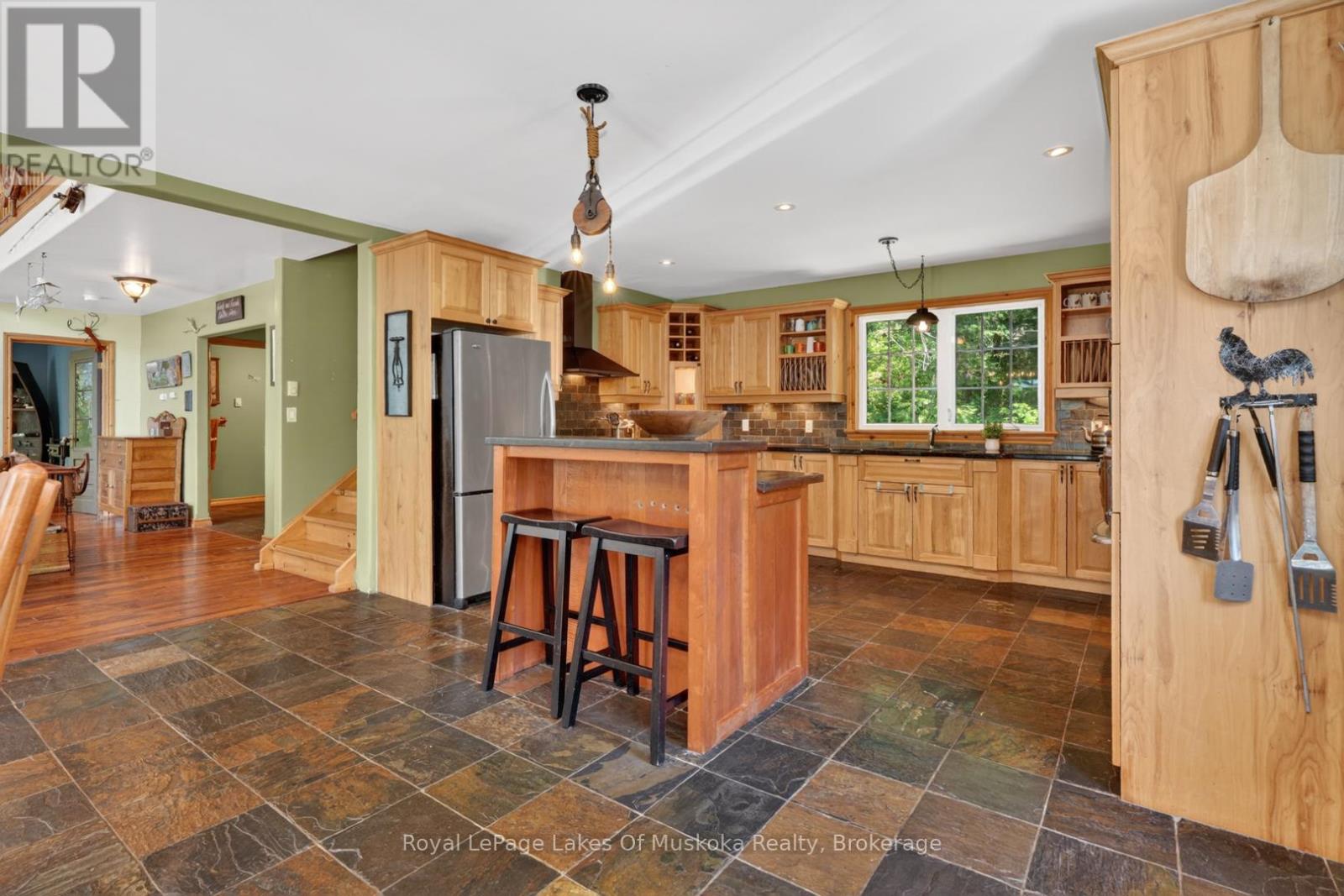 206 MACBETH ISLAND - Image 9