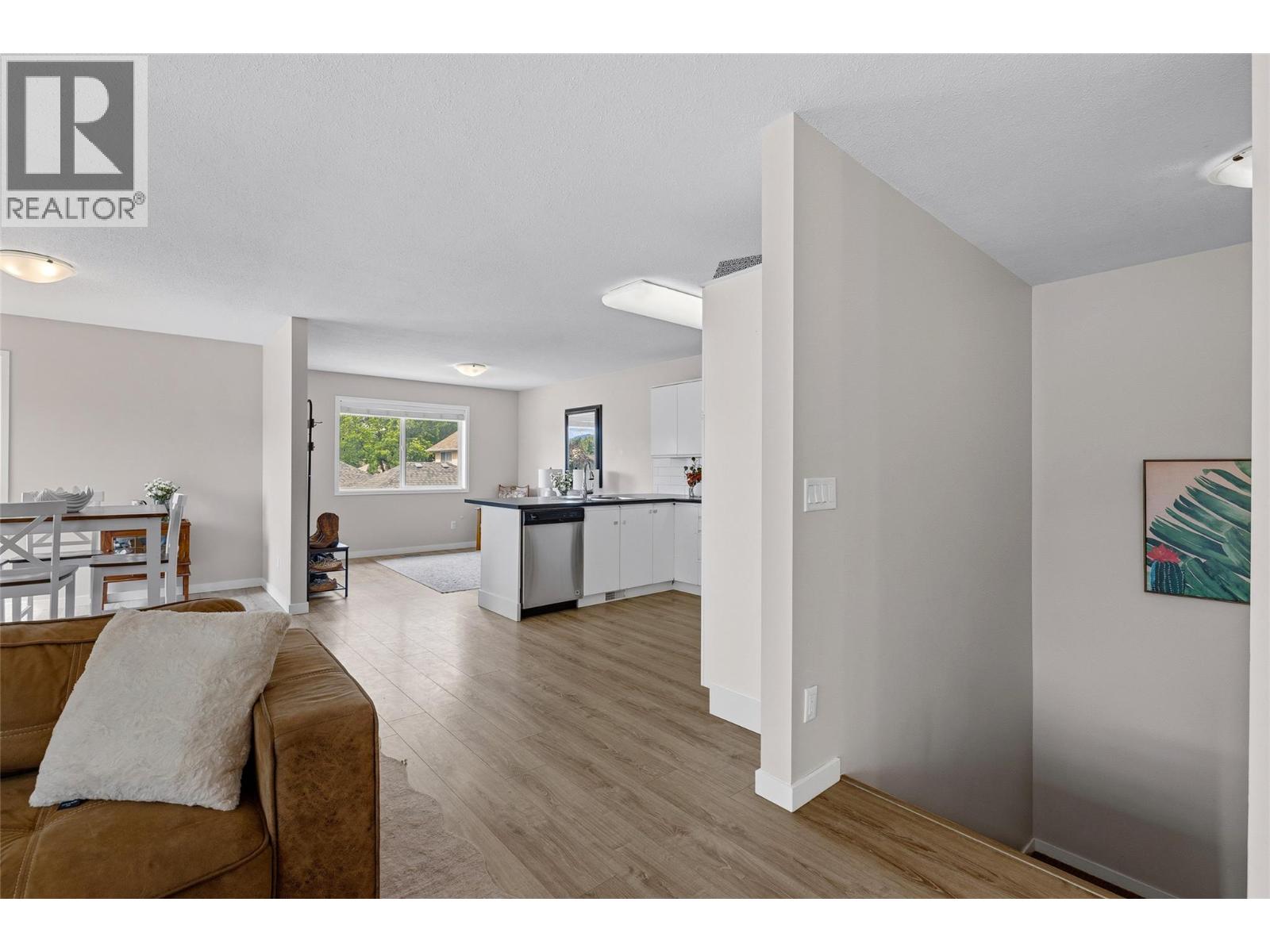 935 Maygard Road - 8