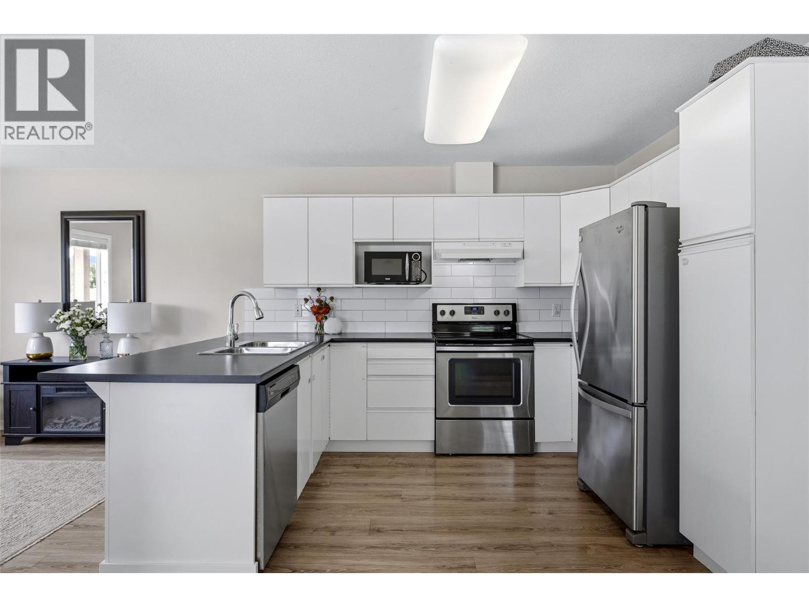 935 Maygard Road - 11