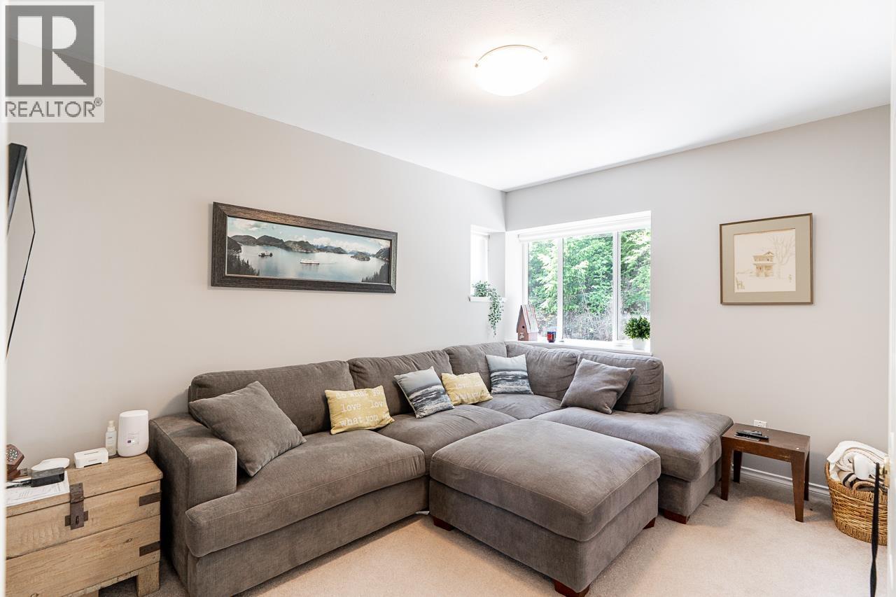 6330 CHATHAM STREET, West Vancouver