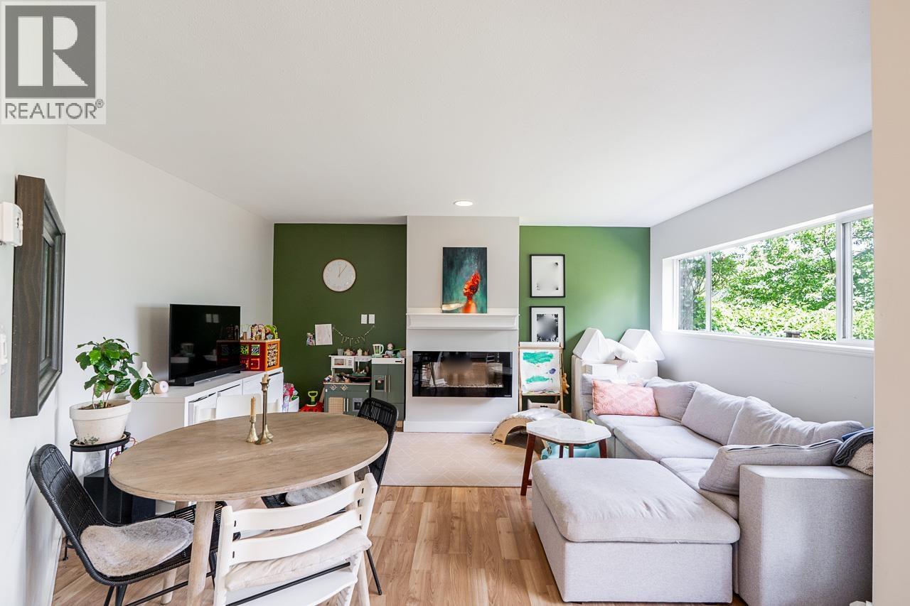 6330 CHATHAM STREET, West Vancouver