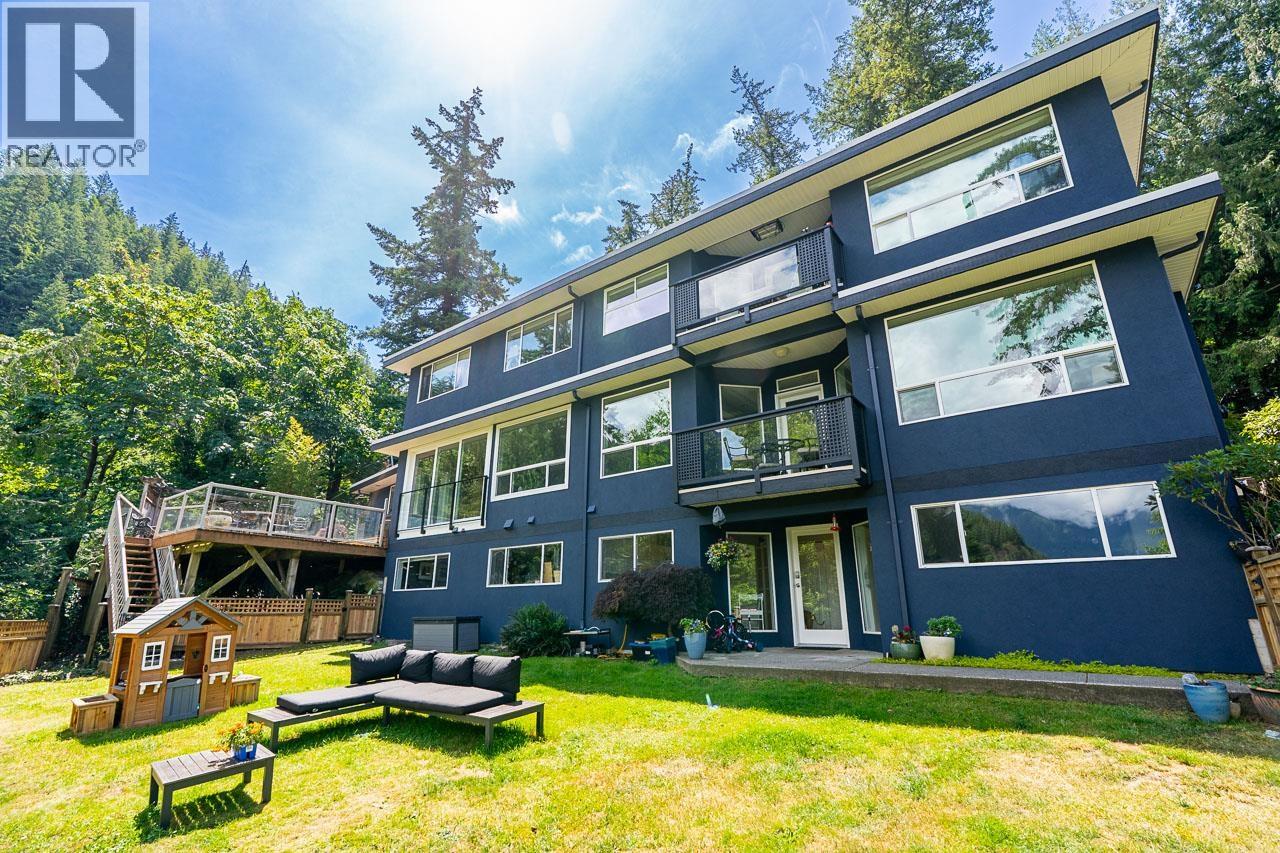 6330 CHATHAM STREET, West Vancouver
