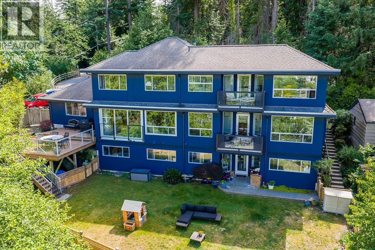 6330 CHATHAM STREET, West Vancouver