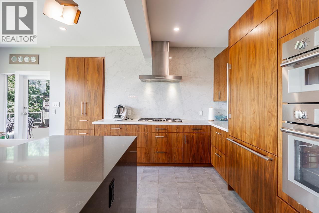 6330 CHATHAM STREET, West Vancouver