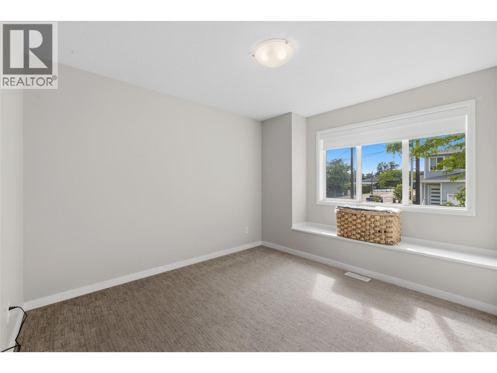 935 Maygard Road - 33