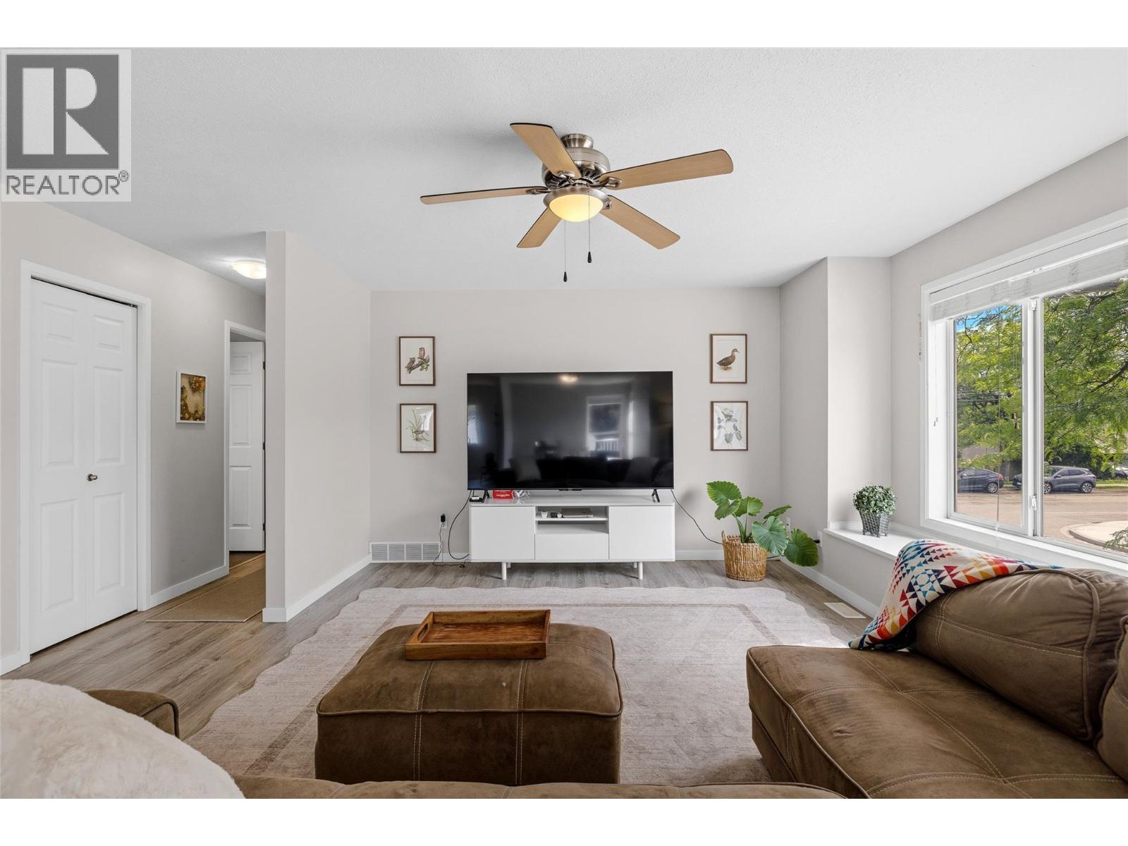 935 Maygard Road - 25
